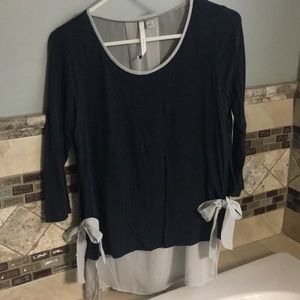 LC navy top with bows